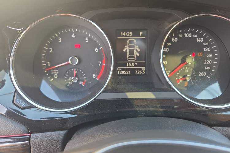 Used Volkswagen Sagitar 2015 230TSI Automatic Luxury Model