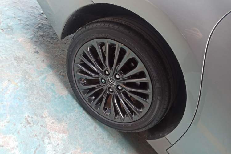 Used Toyota Avalon 2019 2.5L Touring Premium Version China VI Standard
