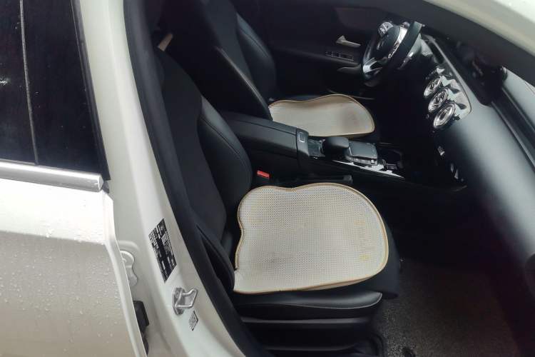 Used Mercedes-Benz A-Class 2022 Revised Version A 200 L Sport Sedan Fashionable Style