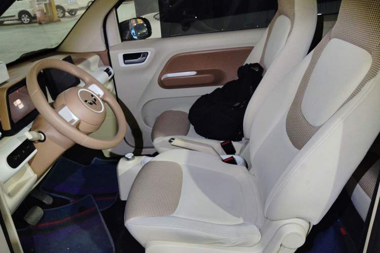 Used Wuling Hongguang MINIEV 2024 3rd Generation 215km Advanced Version