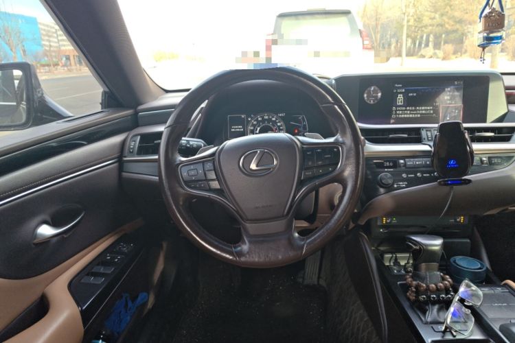 Used Lexus ES 2018 200 Excellence Edition China VI Standard
