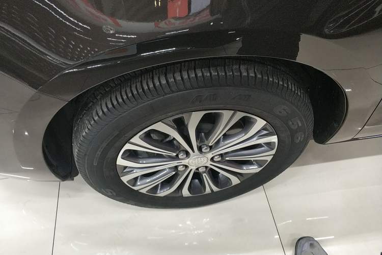 Used Buick GL8 2021 Land Cruiser Executive Class 652T Comfort Model