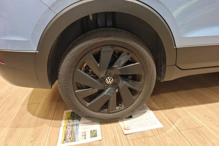 Used Volkswagen Tharu 2025 NewRui 300TSI Prestige Edition
