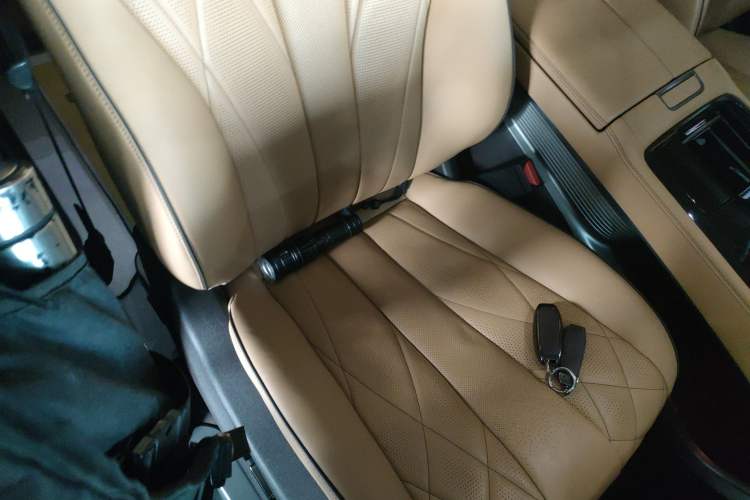 Used Denza D9 2024 DM-i 980 Four-Wheel Drive Prestige Model
