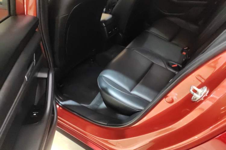 Used Mazda Mazda 3 Axela 2020 1.5L Automatic Luxury Version
