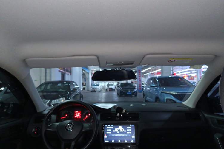 Used Volkswagen Santana 2016 1.6L Manual Fashion Edition
