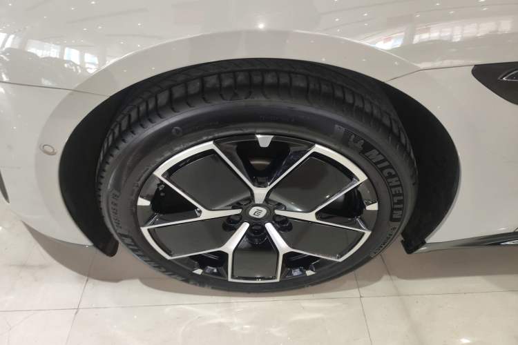 Used  SU7 2024 Rear-Drive Long-Range Intelligent Driving Version