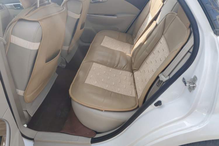 Used Buick Excelle 2015 1.5L Automatic Classic Model
