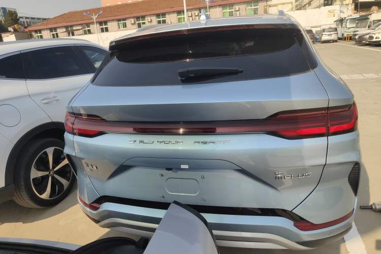 Used BYD Song PLUS New Energy 2023 Champion Edition EV 520KM Prestige Model
