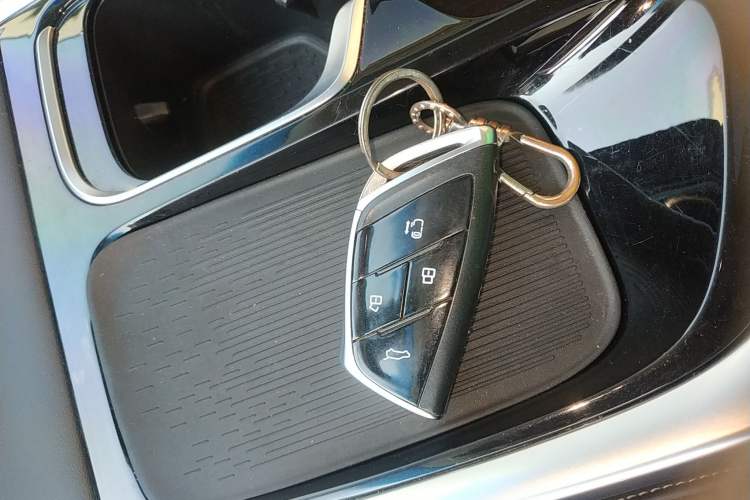 Used SAIC MAXUS G90 2022 2.0T Starry Seven-Seater