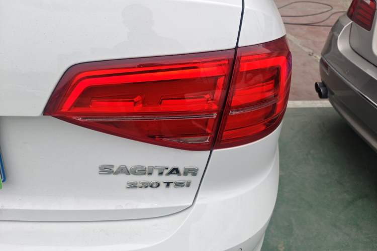 Used Volkswagen Sagitar 2017 230TSI Automatic Comfort Version
