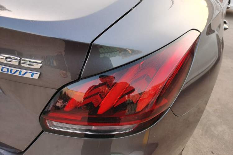 Used MG 5 2022 180 DVVT CVT Youth Luxury Edition
