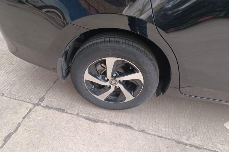 Used Toyota Levin 2017 Revised Dual-Engine 1.8H GS E-CVT Elite Sunroof Version China V Standard