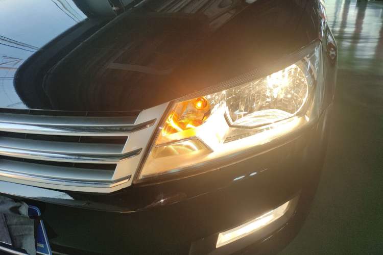 Used Volkswagen Santana 2015 1.6L Manual Comfort Edition
