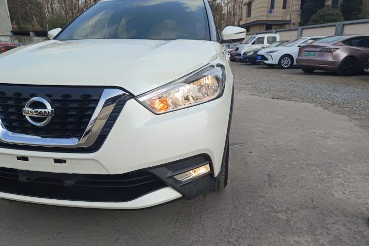 Used Nissan Kicks 2019 1.5L CVT Smart Connect Luxury Edition
