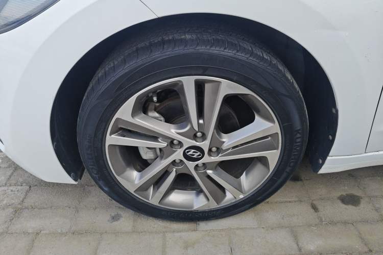 Used Hyundai Elantra 2016 1.6L Automatic ZhiXuan – Elite Version
