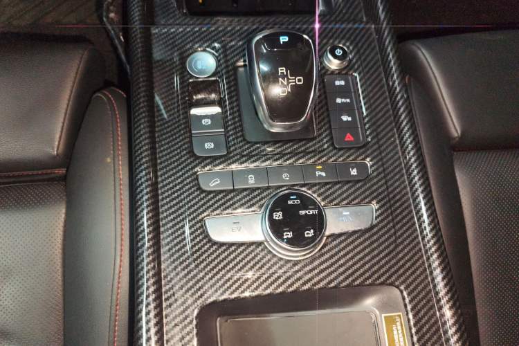 Used BYD Tang New Energy 2018 DM 2.0T All-Wheel Drive Smart Connect Genesis Edition 7 Seats China V Emission Standard