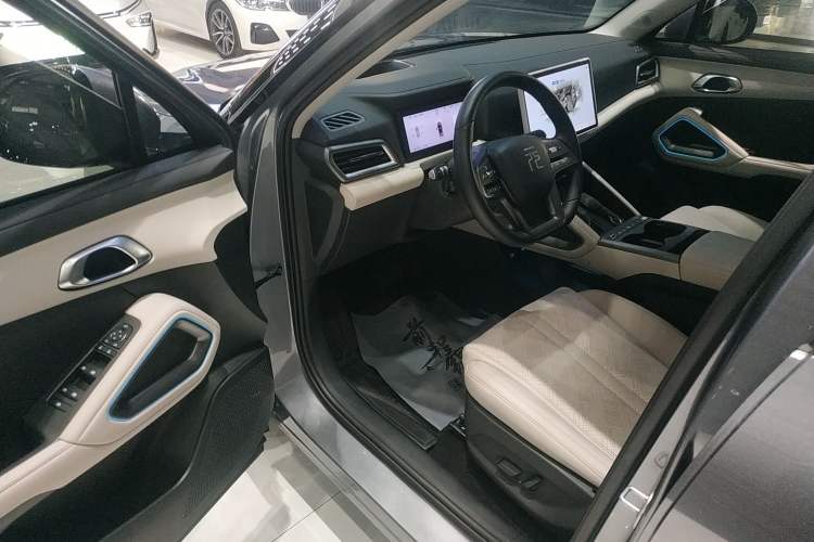 Used BYD Yuan UP 2025 Intelligent Driving Version 401 km Beyond-Range Edition