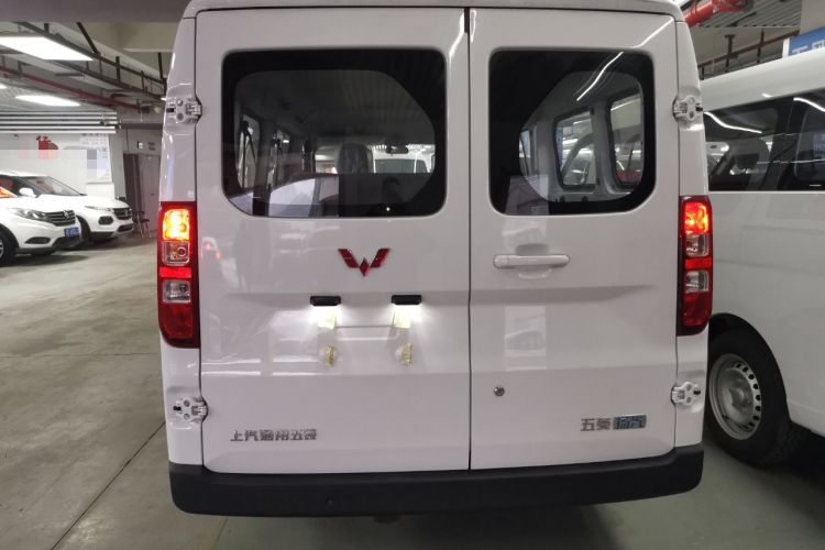 Used Wuling Yangguang 2025 Model 310KM Bus Edition—Customized by CATL
