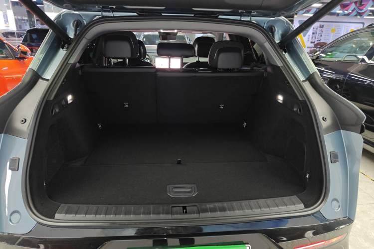 Used Zeekr 7X 2025 100 kWh Long-Range Rear-Wheel Drive with Intelligent Driving Features