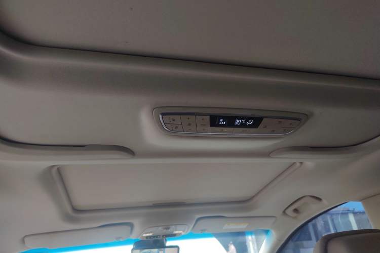 Used Buick GL8 2022 ES Land Cruiser 653T Luxury Model