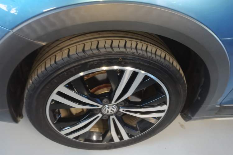 Used Volkswagen Touran 2018 Volkswagen Touran L 280TSI DSG Boundary Luxury Edition 7 Seats China VI Standard
