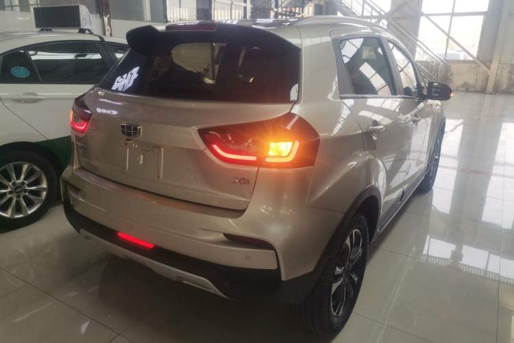 Used Geely Auto Vision X3 2019 Upgraded Model 1.5L CVT Elite Version
