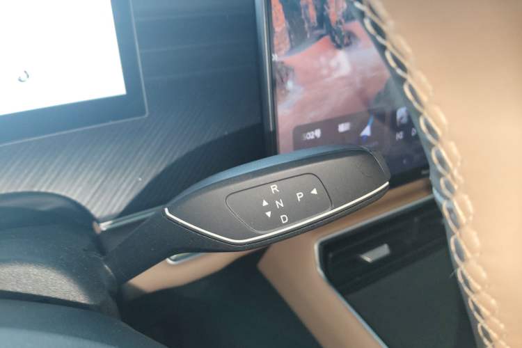 Used Chery Tiggo 8 L 2024 2.0T Two-Wheel Drive Luxury Edition 5 Seats