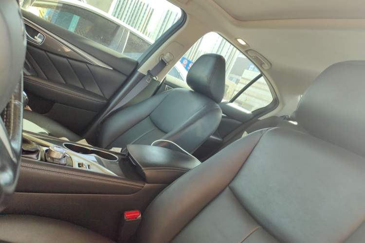 Used Infiniti Q50L 2016 2.0T Comfort Edition
