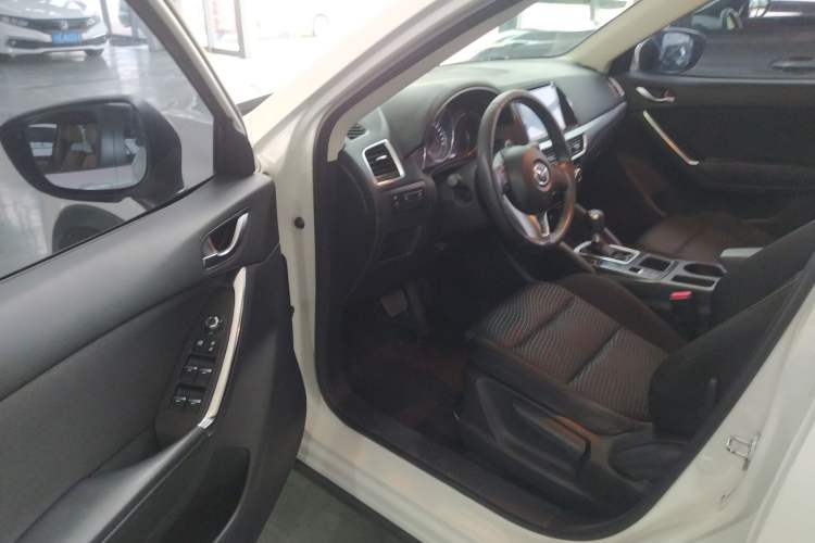 Used Mazda CX-5 2015 2.0L Automatic Two-Wheel Drive Urban Version
