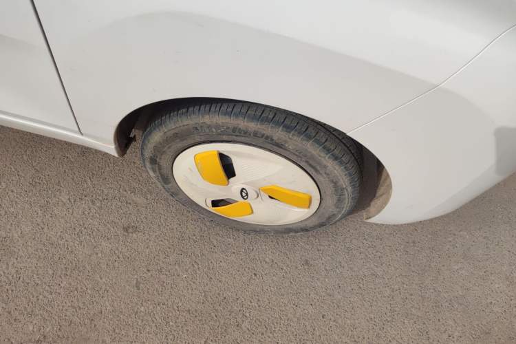 Used Chery QQ Ice Cream 2022 120km Conical Shape Lithium Iron Phosphate
