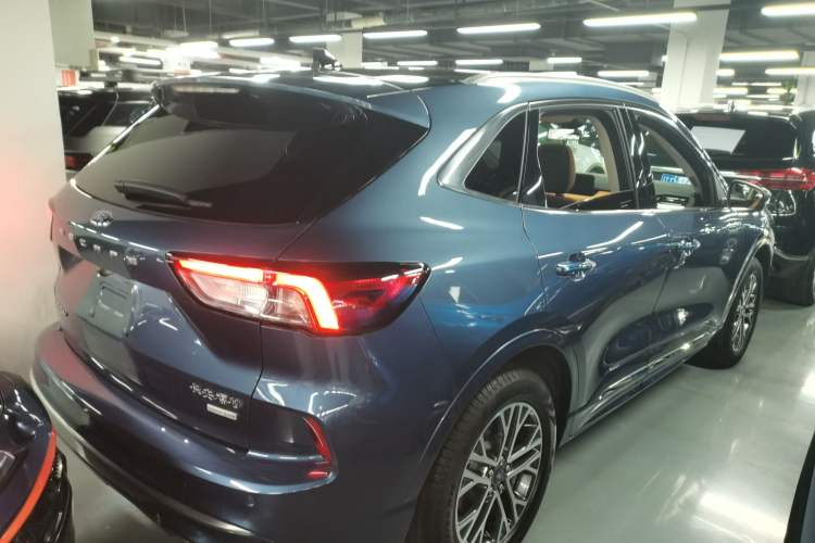 Used Ford Escape 2020 EcoBoost 245 Two-Wheel Drive Smart & Enjoyment Model
