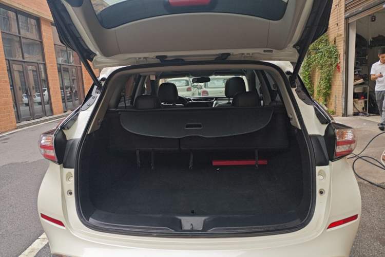 Used Nissan Murano 2021 2.5L XL Two-Wheel Drive Smart Connect Luxury Edition
