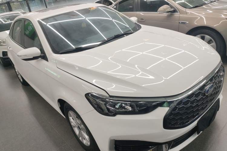 Used Ford Escort 2021 1.5L Automatic Platinum Edition
