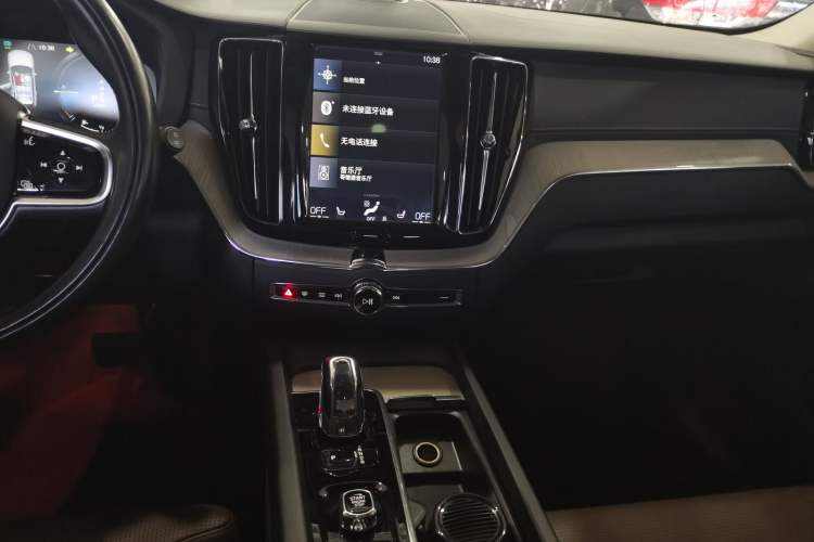 Used Volvo XC60 New Energy 2019 T8 E-Drive Hybrid Prestige Luxury Version China V Standard
