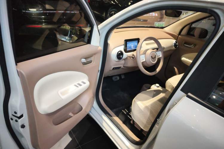 Used Wuling Hongguang MINIEV 2025 Four-Door Version Advanced Edition
