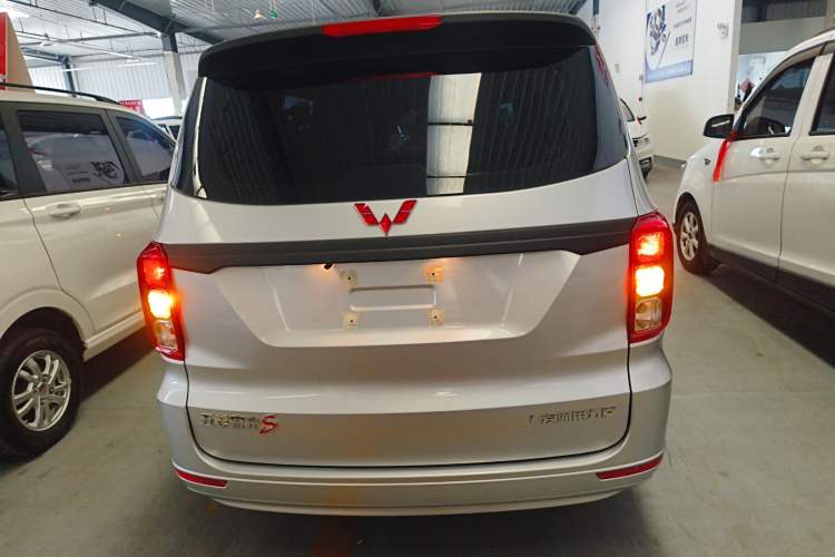 Used Wuling Hongguang 2021 1.5L Revised S Base Version with Electric Power Steering LAR
