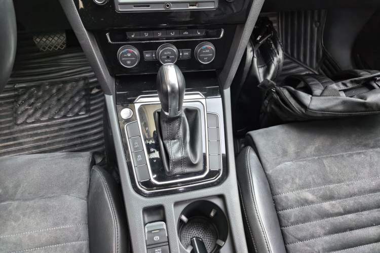 Used Volkswagen Magotan 2017 330TSI DSG Luxury Model
