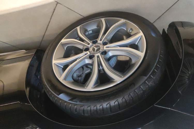 Used Mercedes-Benz E-Class 2023 Restyled E 300 L Sporty and Stylish Edition
