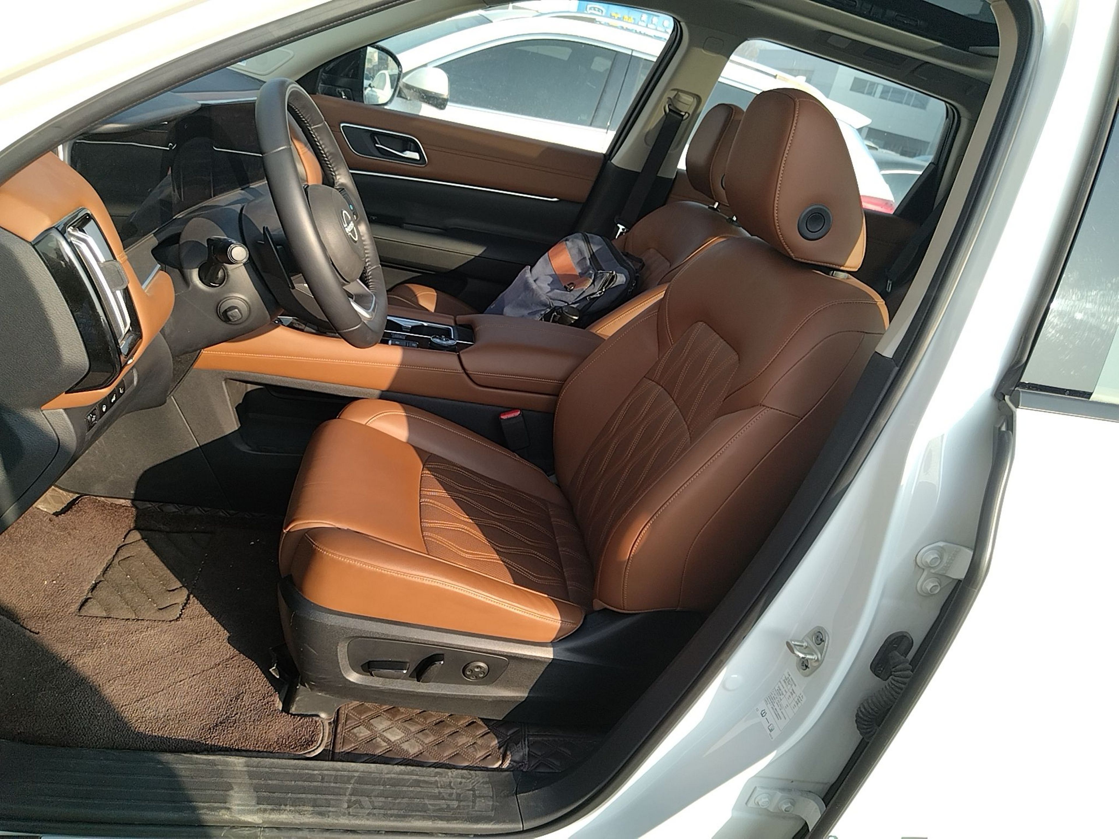 Переднее сиденье в автомобиле