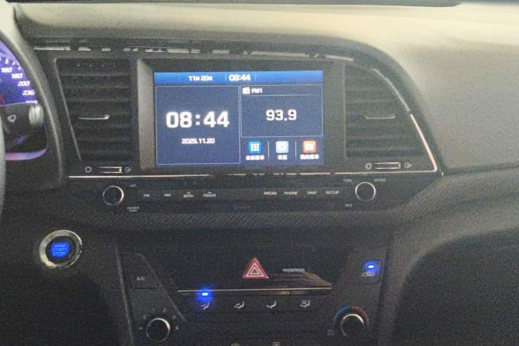 Used Hyundai Elantra 2016 1.4T Dual-Clutch Xuan Dong · Dynamic Version
