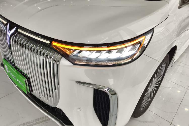 Used VOYAH Dream 2025 PHEV Four-Wheel Drive Prestige Kunpeng Edition