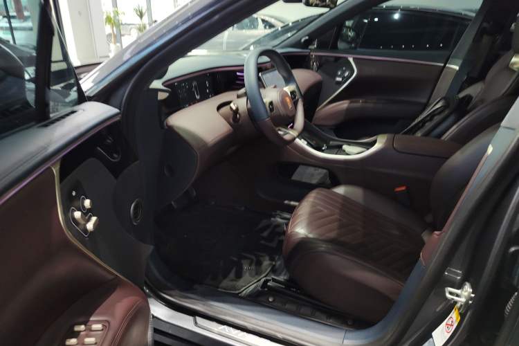 Used Avatr 11 2023 HarmonyOS Version Smart Enjoyment Upgrade Model 90-Degree Rear-Wheel Drive Edition
