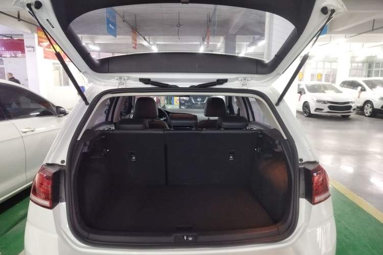 Used Volkswagen Golf 2018 230TSI Automatic Comfort Model
