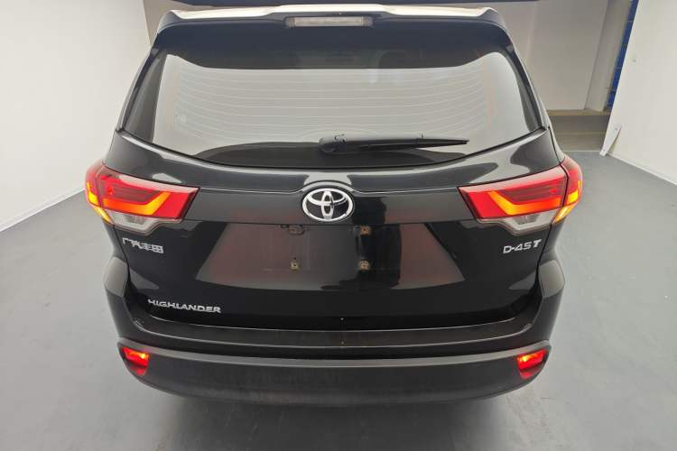 Used Toyota Highlander 2018 2.0T Two-Wheel Drive Elite Version 5 Seats China VI Standard