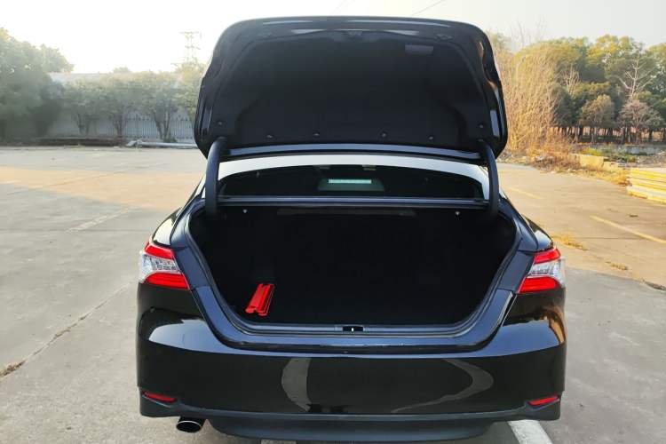 Used Toyota Camry 2019 Dual-Engine 2.5 HG Luxury Edition China VI Standard
