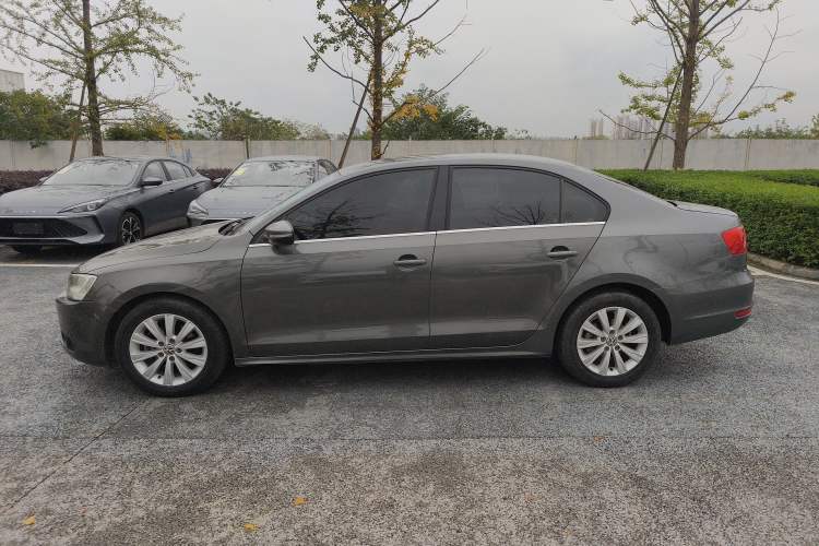 Used Volkswagen Sagitar 2014 1.6L Automatic Comfort Model
