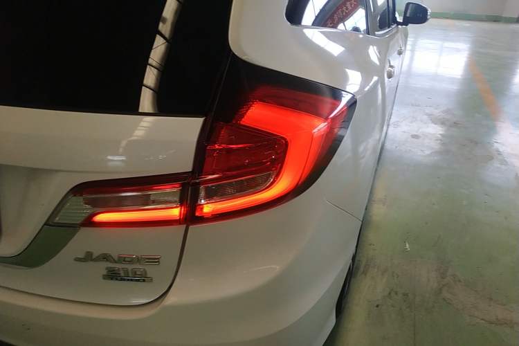 Used Honda Jade 2017 210TURBO CVT Fashion Edition 5-seater
