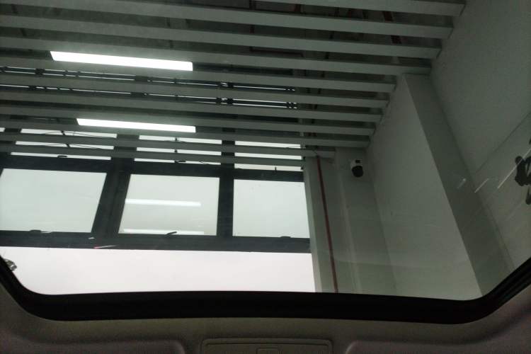 Used Volkswagen Tiguan L 2019 330TSI Automatic Two-Wheel Drive Panoramic Comfort Edition China VI Standard
