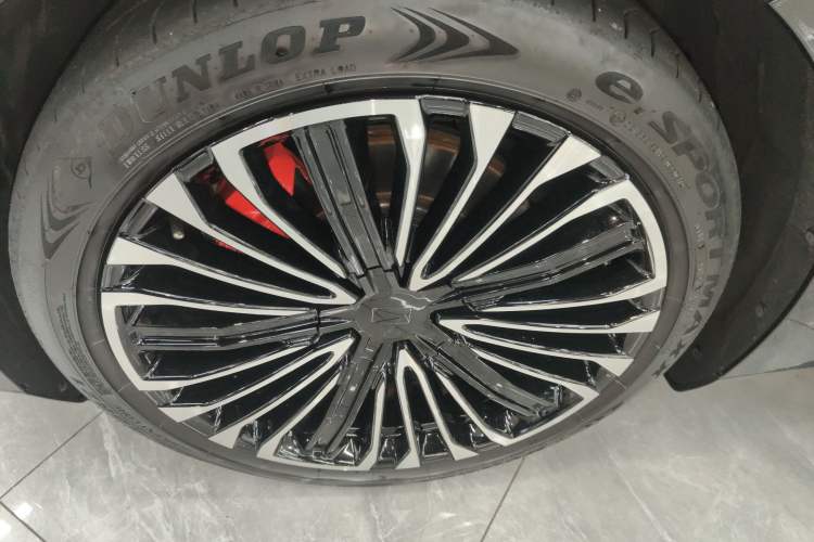 Used  12 2025 Ultra Extended-Range Edition
